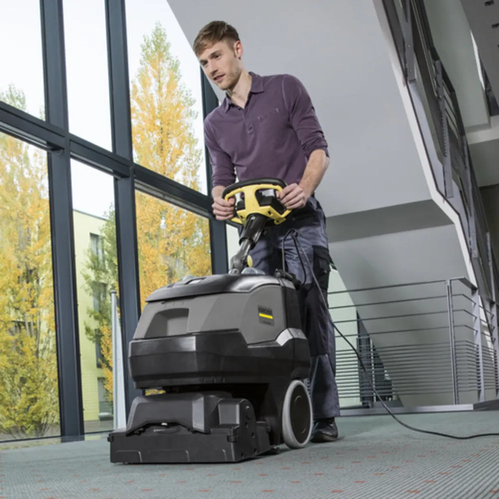 Máy giặt thảm Karcher BRC 40/22 C – Máy vận hành theo hướng tịnh tiến