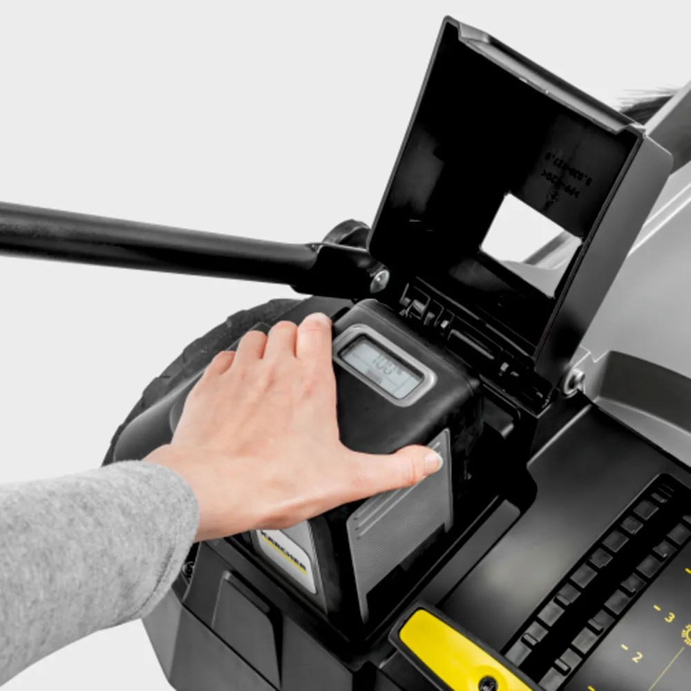 Xe quét và máy quét hút đẩy tay Karcher KM 70/30 C BP 2SB – Pin lithium-ion có thể thay thế